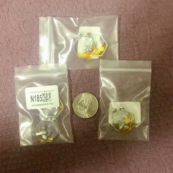 🆕 Honey Bee Earrings 🐝🍯 - Picture 5 of 5